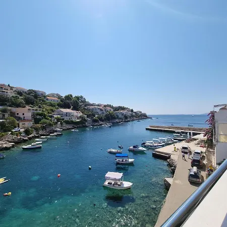 Apartment Mare Cara