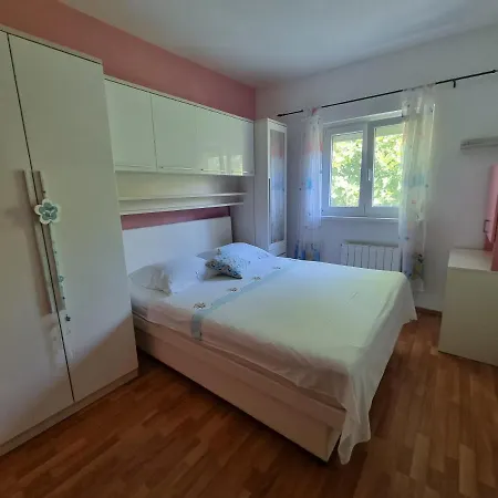 Mare Apartment *