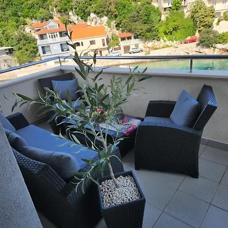 Mare * Čara